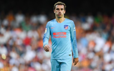 AOA电竞-伯贝这头球砸进死角